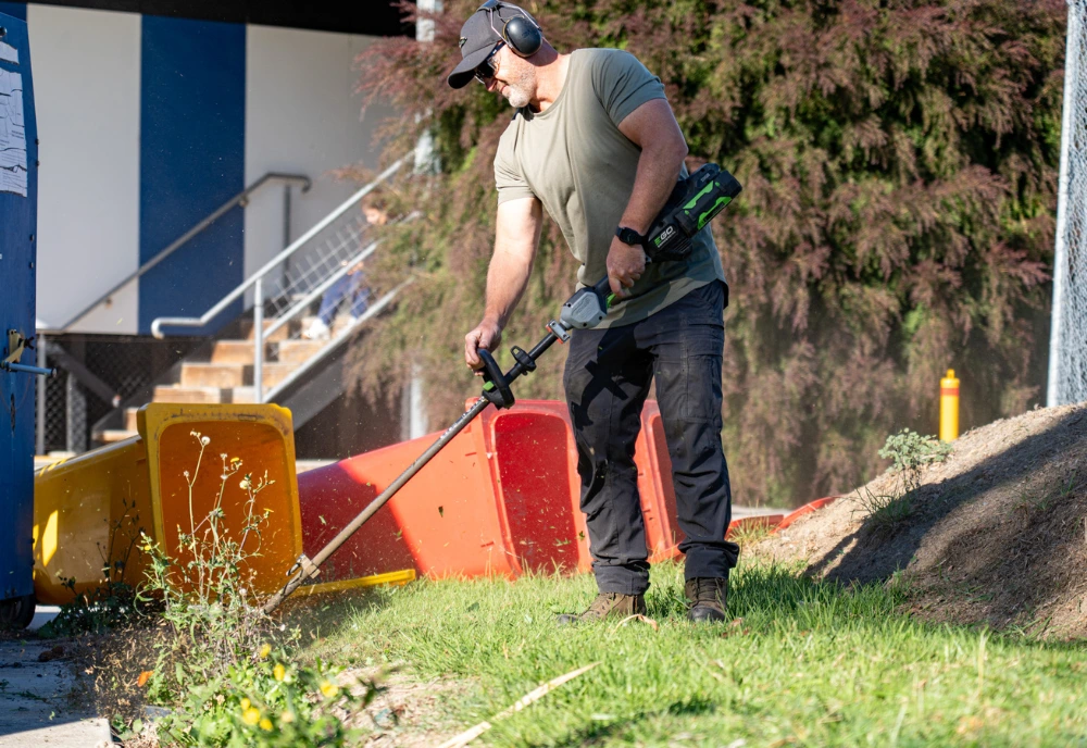 Affordable grass cutting for homes, schools, and acreage properties in Melbourne